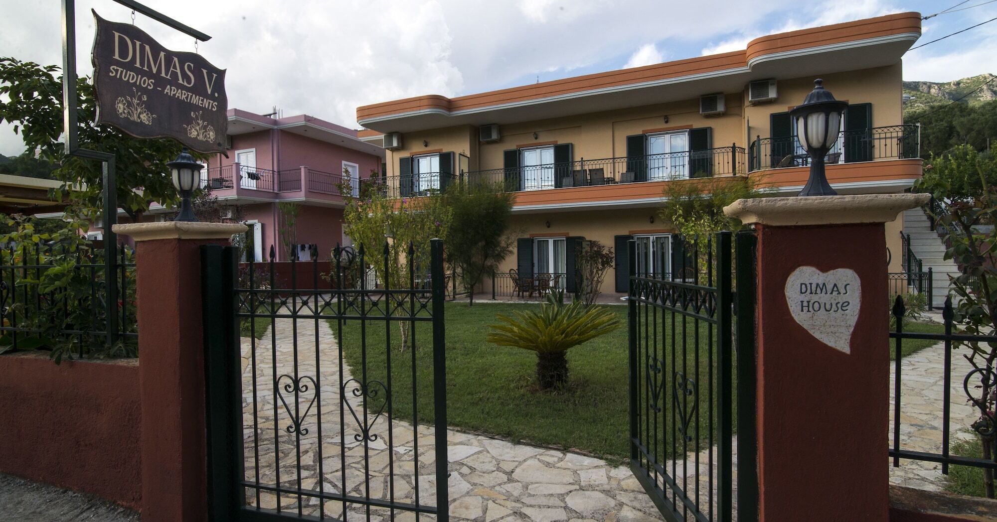 Dimas V House Aparthotel Парга Екстериор снимка