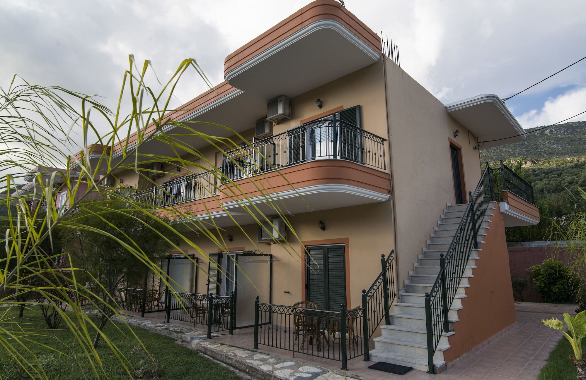 Dimas V House Aparthotel Парга Екстериор снимка